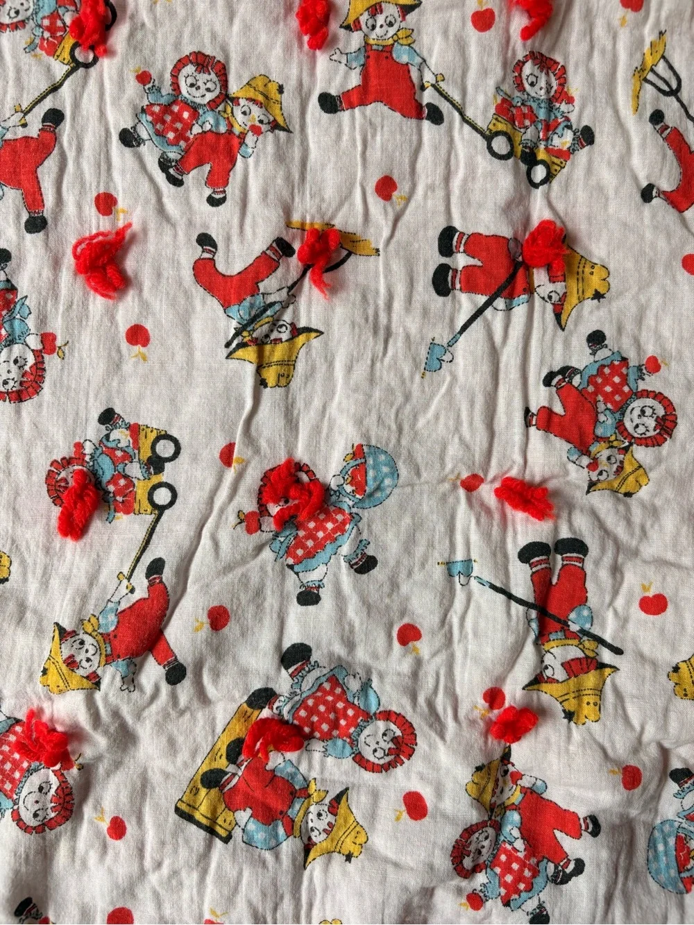 Red-Trim Vintage Raggedy Ann Cartoon Print Baby Quilt